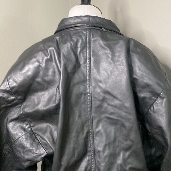 Vintage Black Genuine Leather Cropped Length Jacket Shoulder Pads - Picture 10 of 16